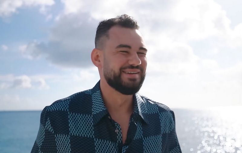 Szymool: Mistrz gier o wysokie stawki i budowania marki osobistej